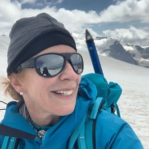 Meet your Posher, Moya